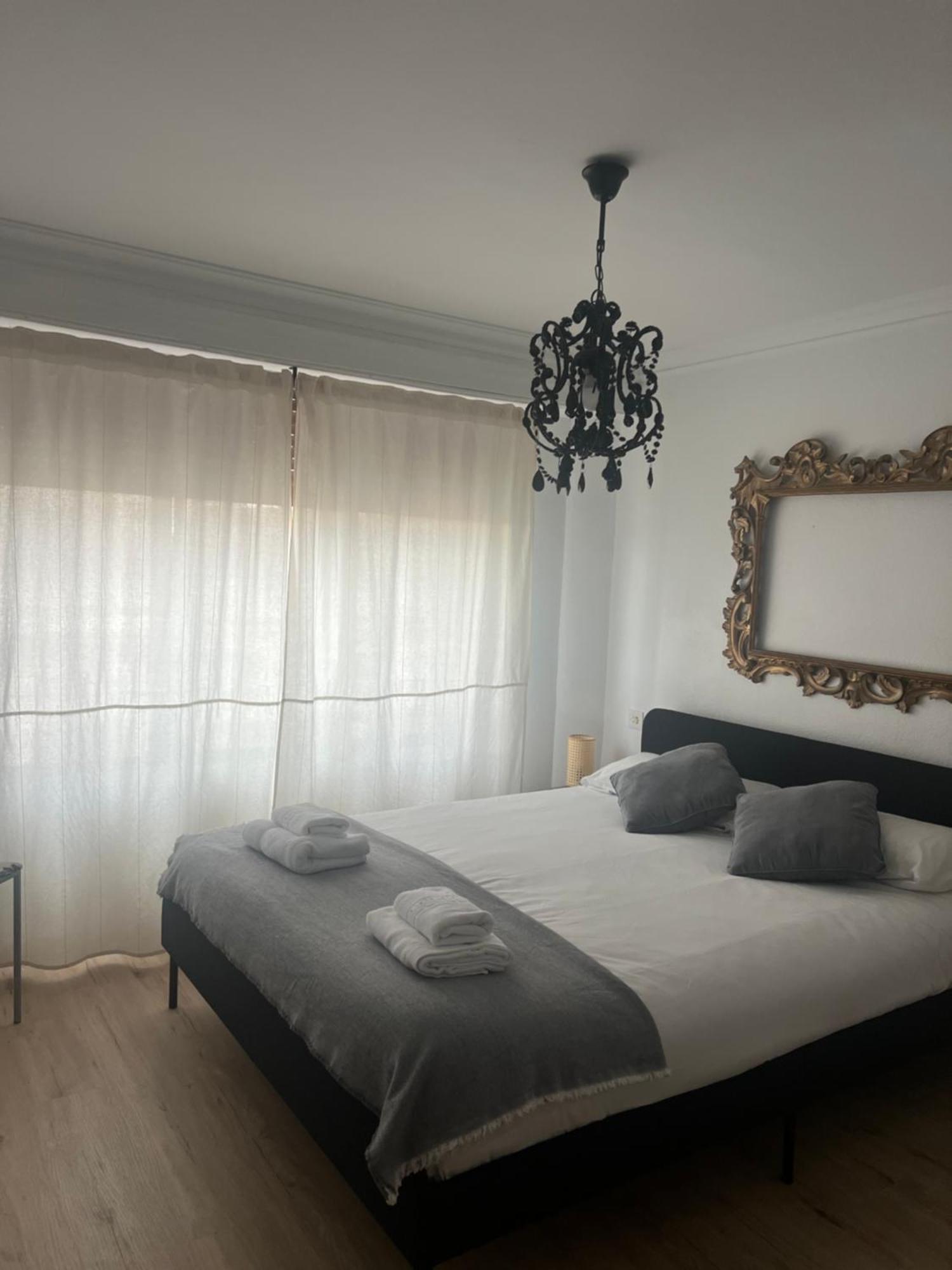 Appartamento Dona Jimena Burgo Esterno foto